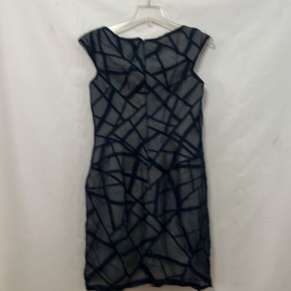 TADASHI SHOJI COLLECTION 100% SILK DRESS SIZE 12 - Picture 4 of 8